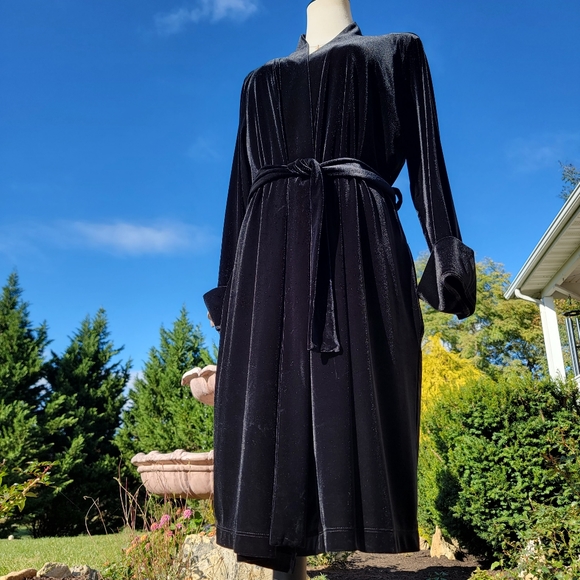GILLIGAN & O'MALLEY ♡ Gorgeous Vintage SOFT Black Midi Velvet Robe with Belt S/M - Picture 7 of 17